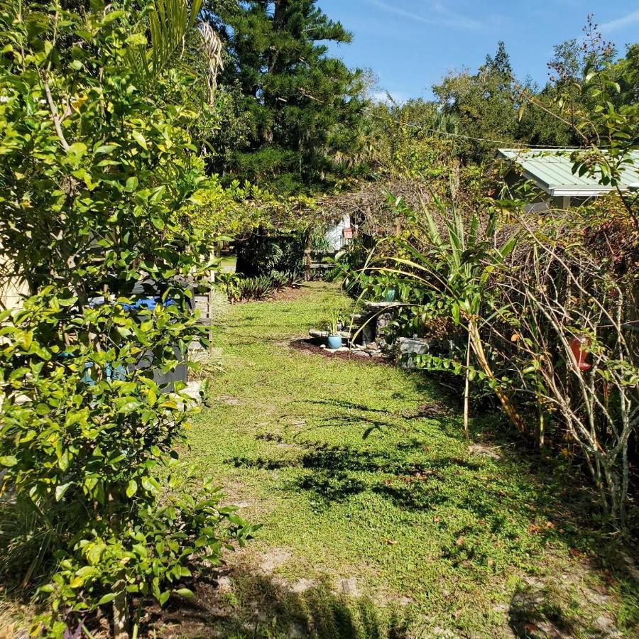 1 Beige Cozy Bungalow Or 1 White Cozy Efficiency Cottage In Titusville Buitenkant foto