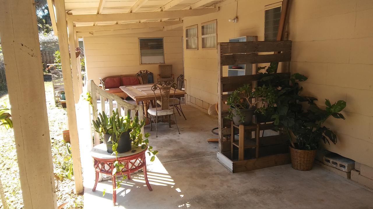 1 Beige Cozy Bungalow Or 1 White Cozy Efficiency Cottage In Titusville Buitenkant foto