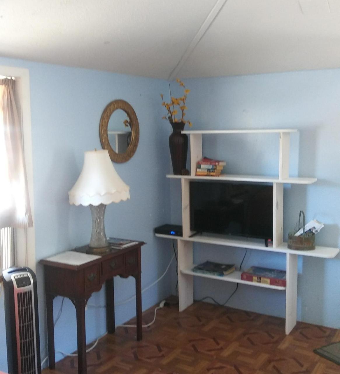 1 Beige Cozy Bungalow Or 1 White Cozy Efficiency Cottage In Titusville Buitenkant foto